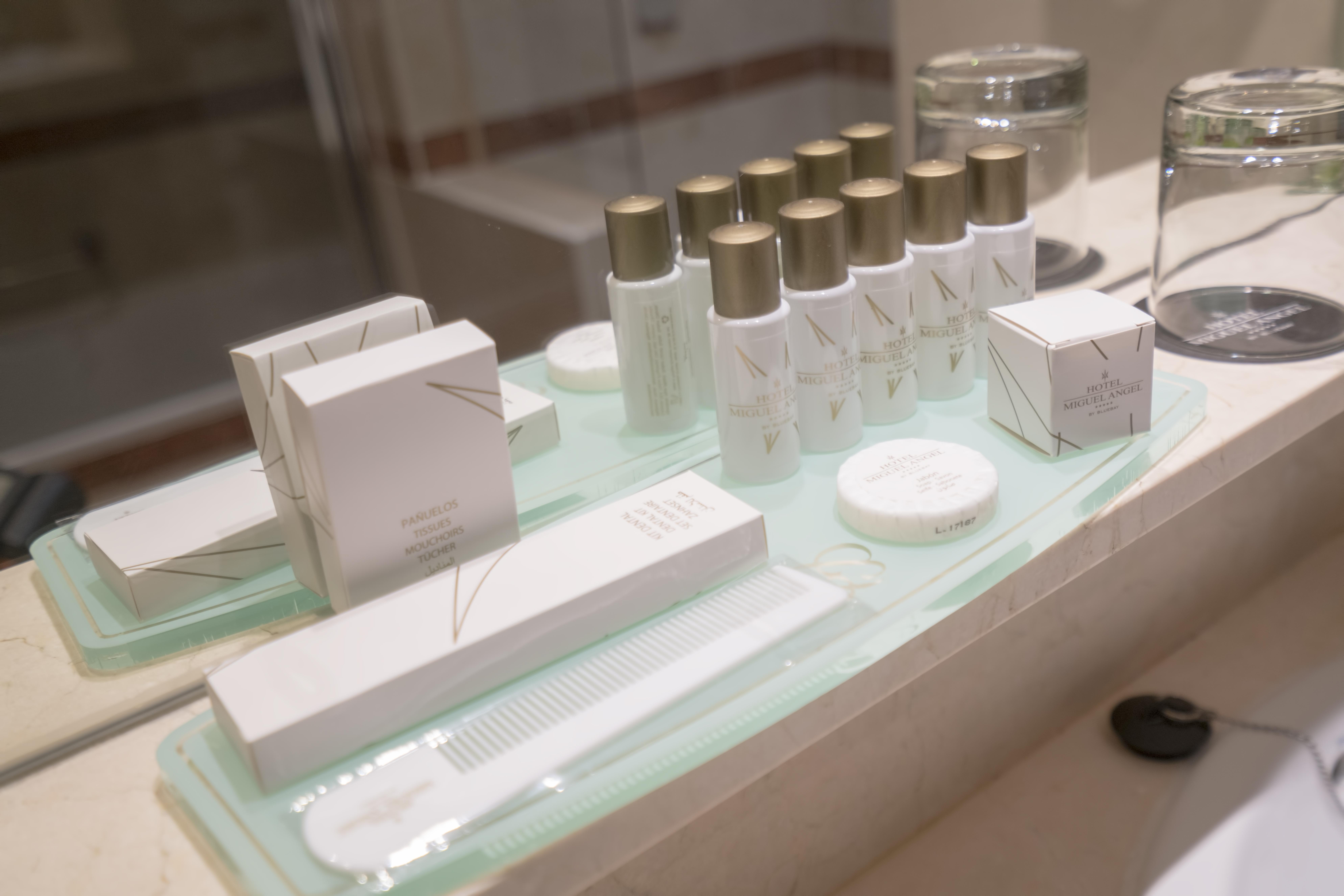 Hotel Miguel Angel Мадрид Экстерьер фото The White Company toiletries