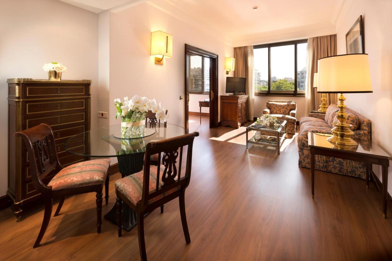 Hotel Miguel Angel Мадрид Экстерьер фото A suite at the hotel