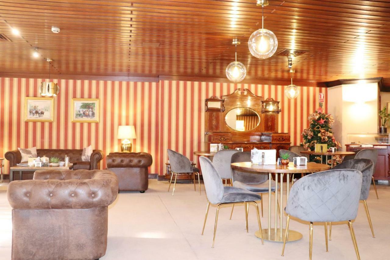 Hotel Miguel Angel Мадрид Экстерьер фото The interior of the lounge
