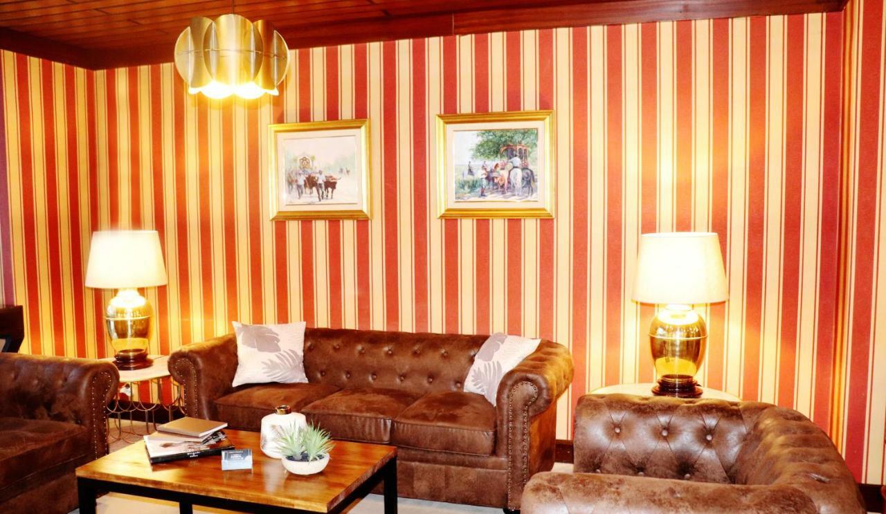 Hotel Miguel Angel Мадрид Экстерьер фото A room at the hotel